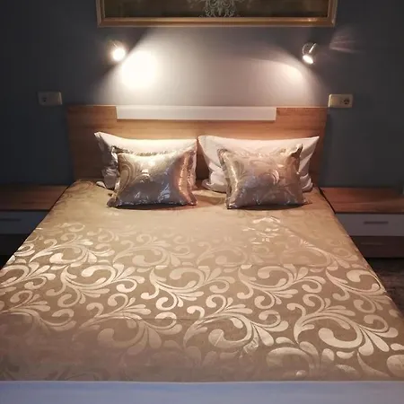 Art Rozalia 3*