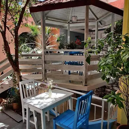 Pensjonat Art Rozalia Rawda