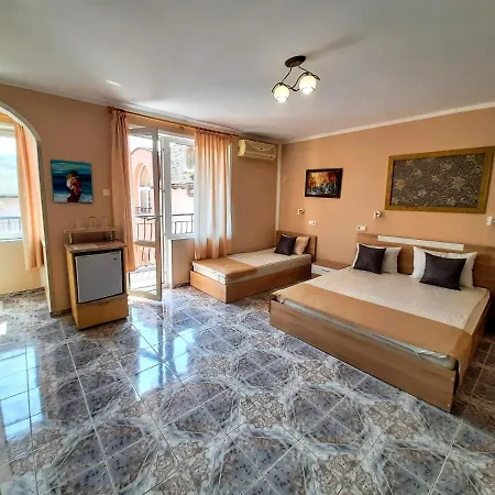 Гостевой дом Art Rozalia 3*