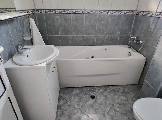 招待所 Art Rozalia 拉夫达