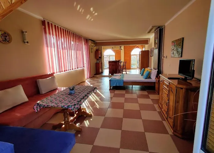 Art Rozalia Guest house 3*
